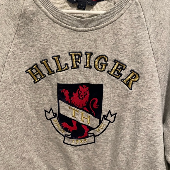 Tommy Hilfiger Embroidered Crew Neck Sweatshirt Gray Women’s Size Medium - Picture 3 of 9